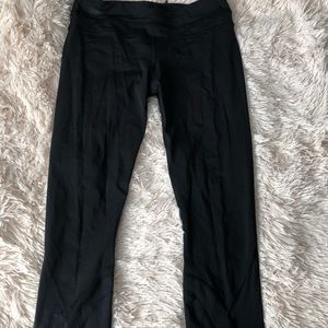 Lululemon black crops!